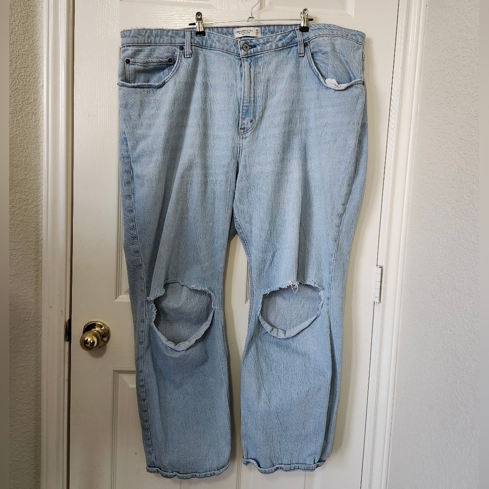 Abercrombie & Fitch The 90s Relaxed Light Blue High Rise Women Jeans 22